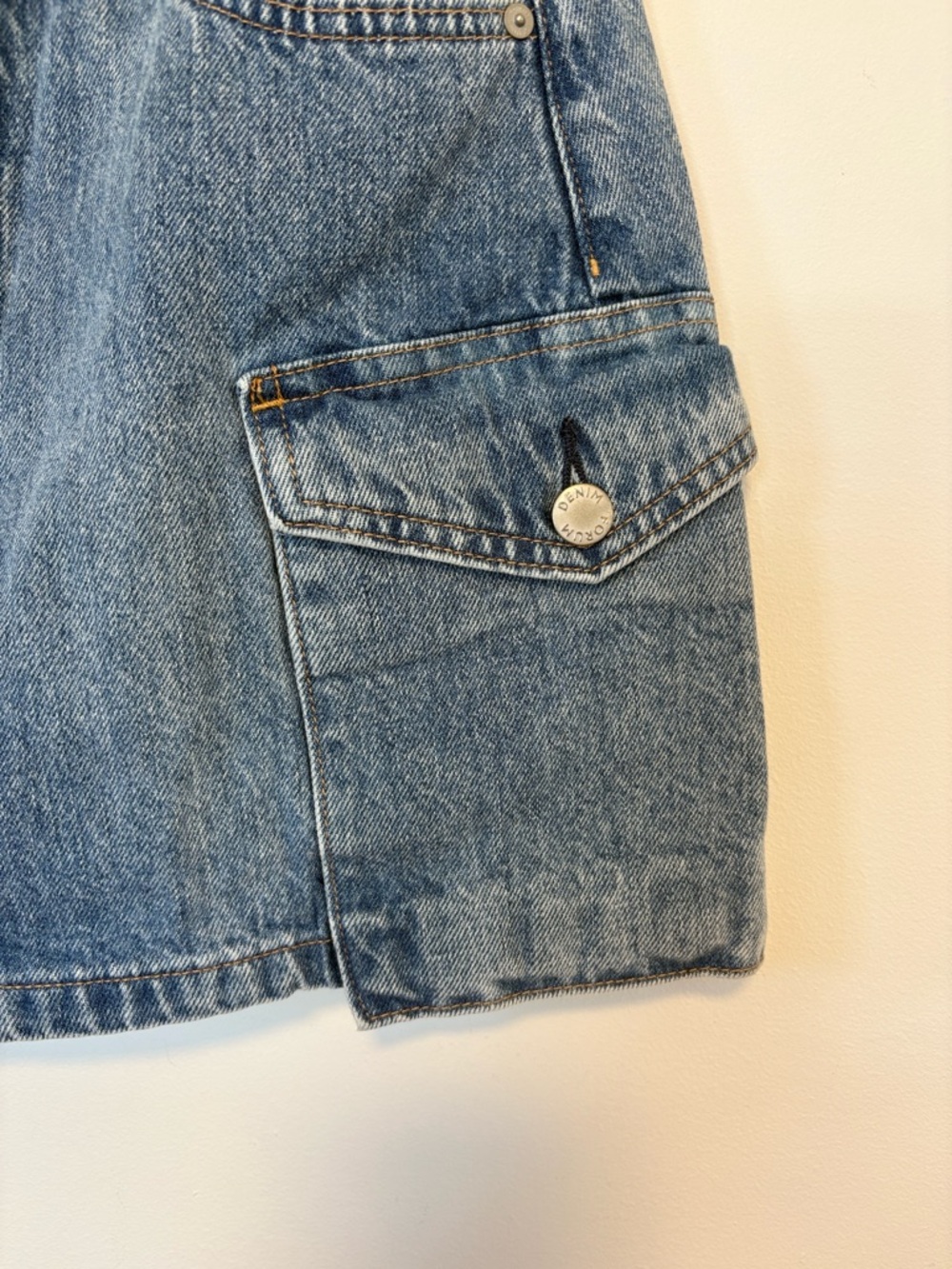 Denim Forum THE '90S MID-RISE CARGO MINI SKIRT , sz: 25 - Picture 9 of 13
